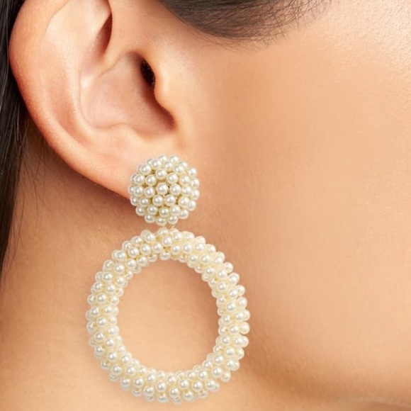 Stella & Dot | Oh Ya Gold + Pearl Drop Statement Earrings - Picture 4 of 13